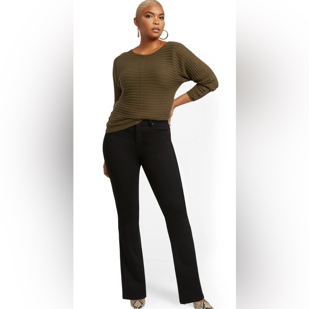 Petite High-Waisted Curvy Barely Bootcut Black Jeans, Size 16 Petite, EUC